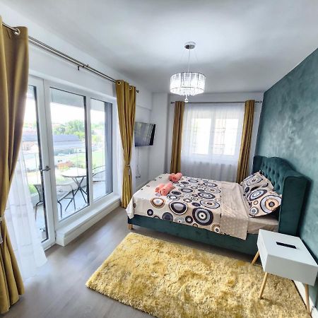 Near Airport 2 Rooms Apartments In Himson Iasi Bagian luar foto