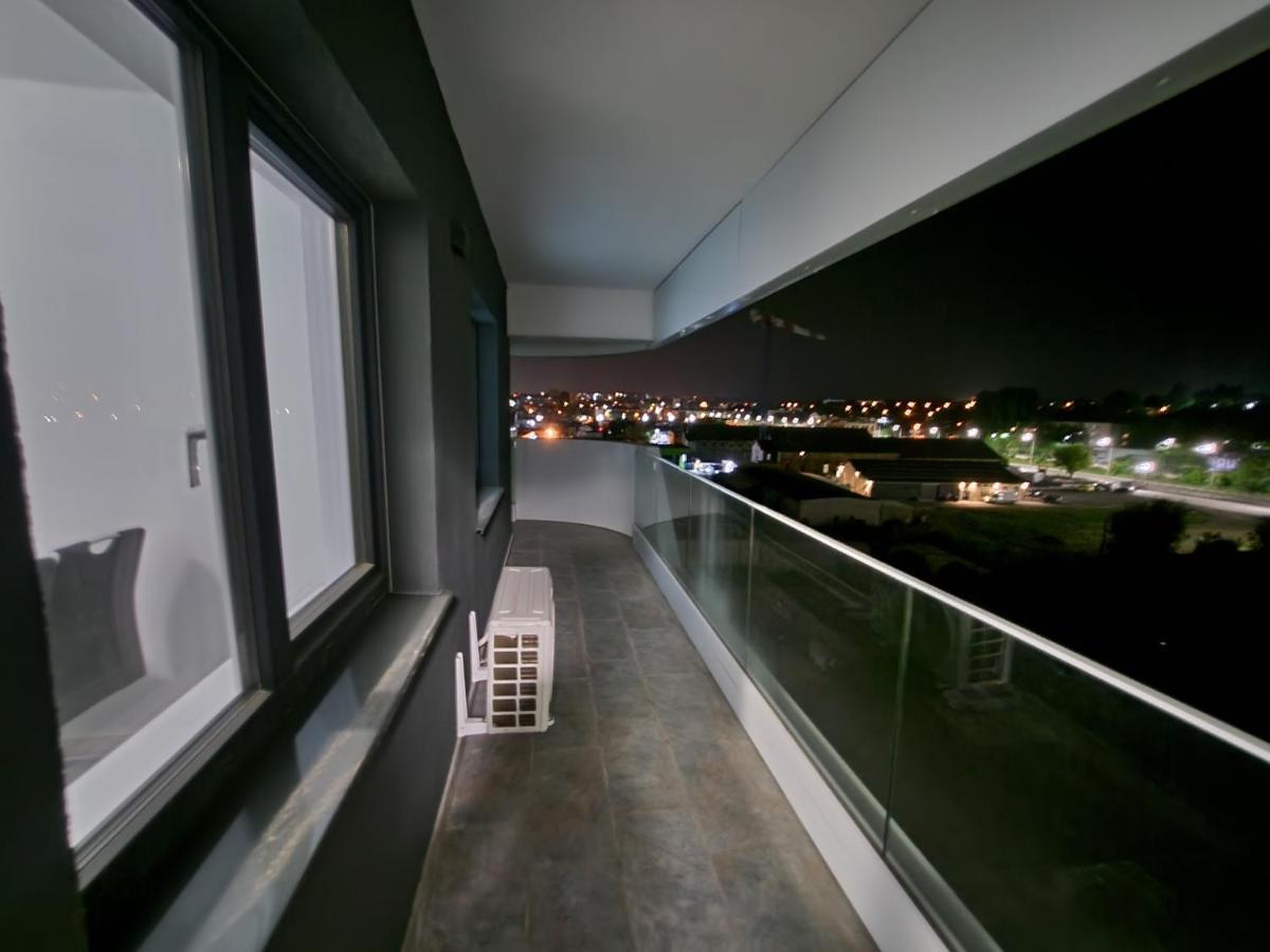 Near Airport 2 Rooms Apartments In Himson Iasi Bagian luar foto