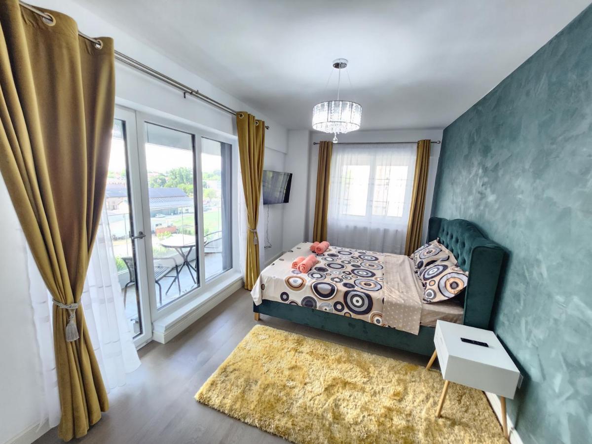 Near Airport 2 Rooms Apartments In Himson Iasi Bagian luar foto
