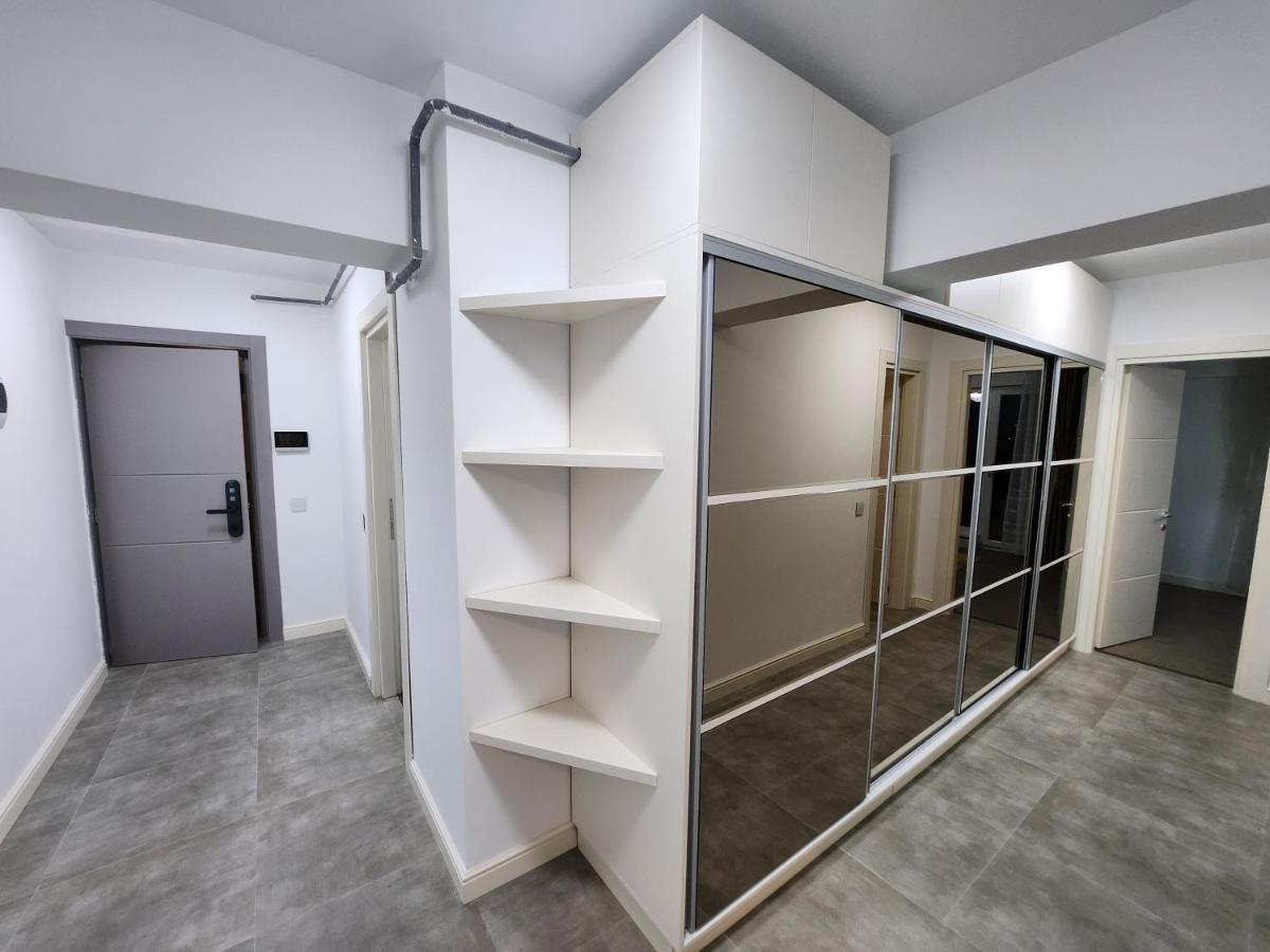 Near Airport 2 Rooms Apartments In Himson Iasi Bagian luar foto