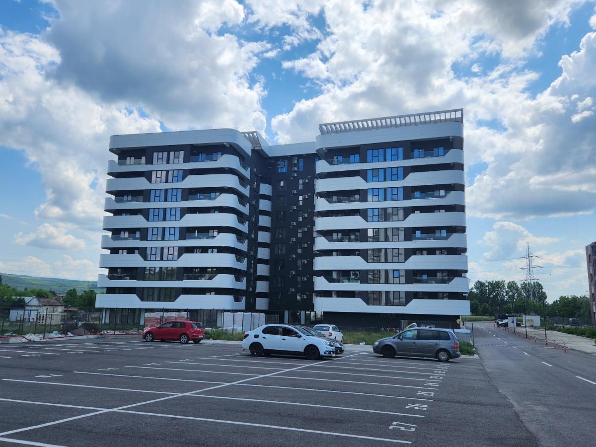 Near Airport 2 Rooms Apartments In Himson Iasi Bagian luar foto