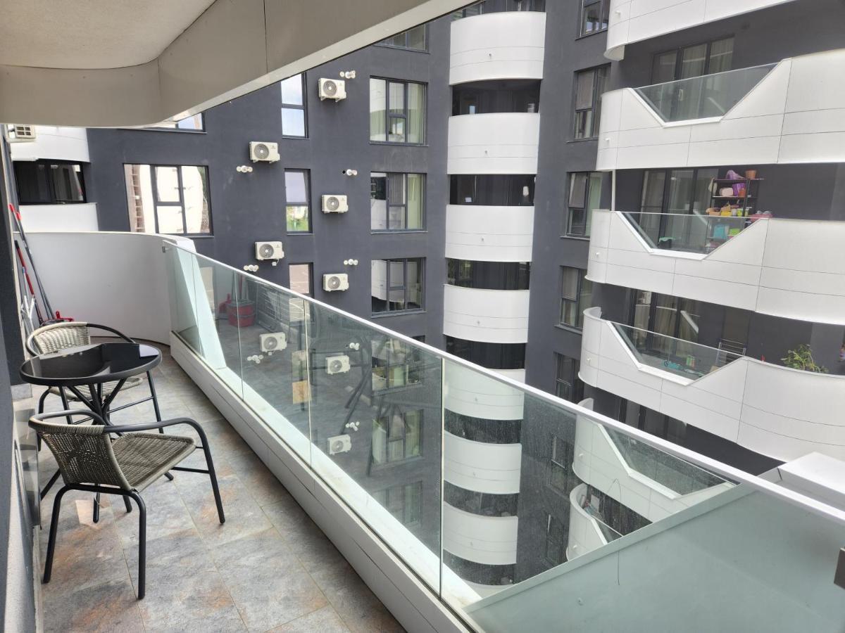 Near Airport 2 Rooms Apartments In Himson Iasi Bagian luar foto