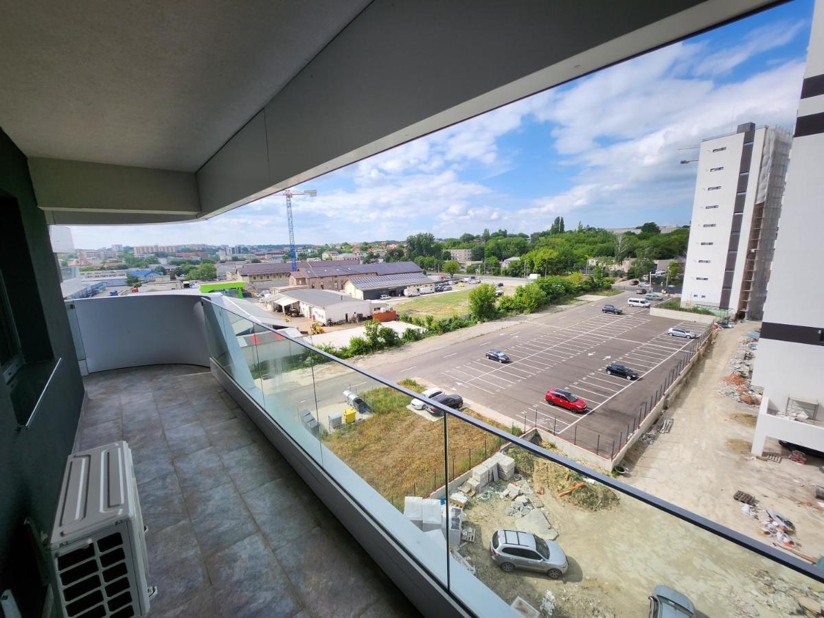 Near Airport 2 Rooms Apartments In Himson Iasi Bagian luar foto