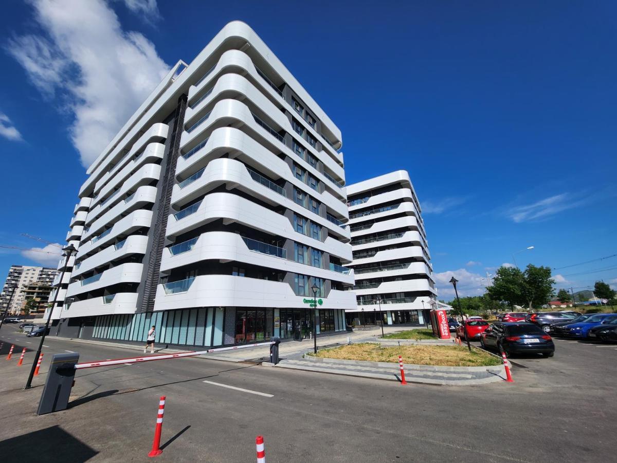 Near Airport 2 Rooms Apartments In Himson Iasi Bagian luar foto