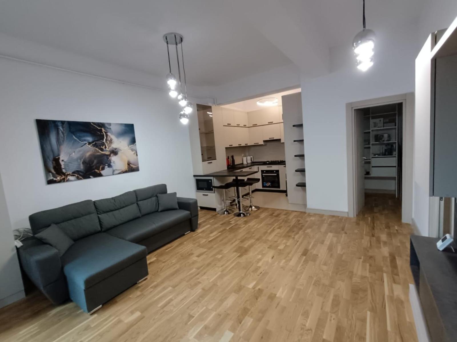 Near Airport 2 Rooms Apartments In Himson Iasi Bagian luar foto