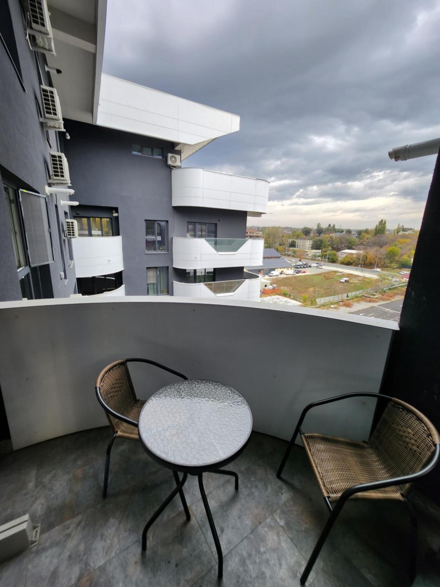 Near Airport 2 Rooms Apartments In Himson Iasi Bagian luar foto