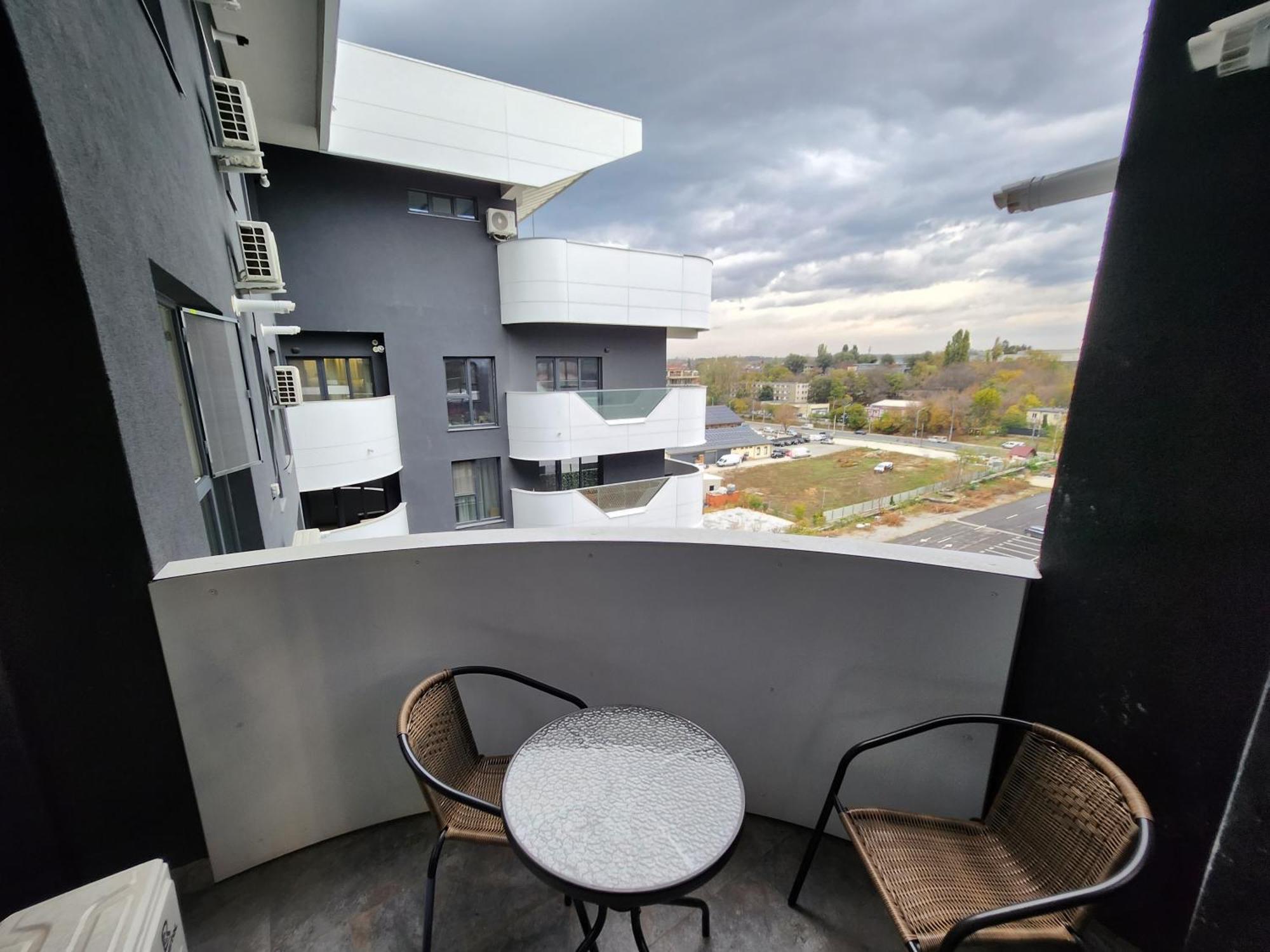 Near Airport 2 Rooms Apartments In Himson Iasi Bagian luar foto